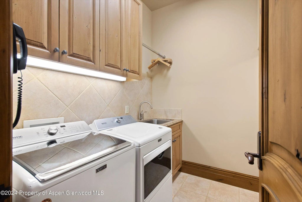 37 of 39 - 855 Bonita Unit A, Aspen, CO