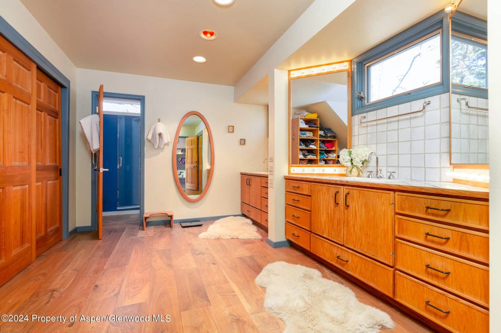 13 of 34 - 925 W North Street, Aspen, CO