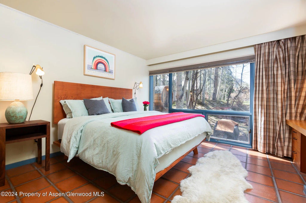 15 of 34 - 925 W North Street, Aspen, CO