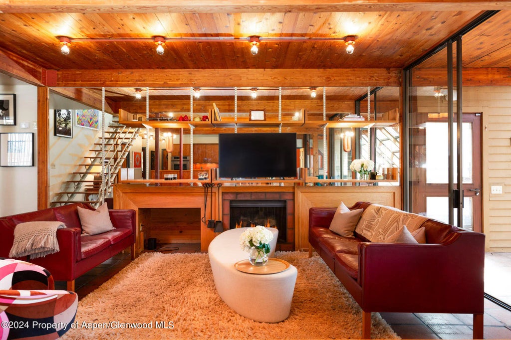 3 of 34 - 925 W North Street, Aspen, CO