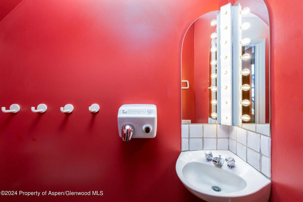 31 of 34 - 925 W North Street, Aspen, CO