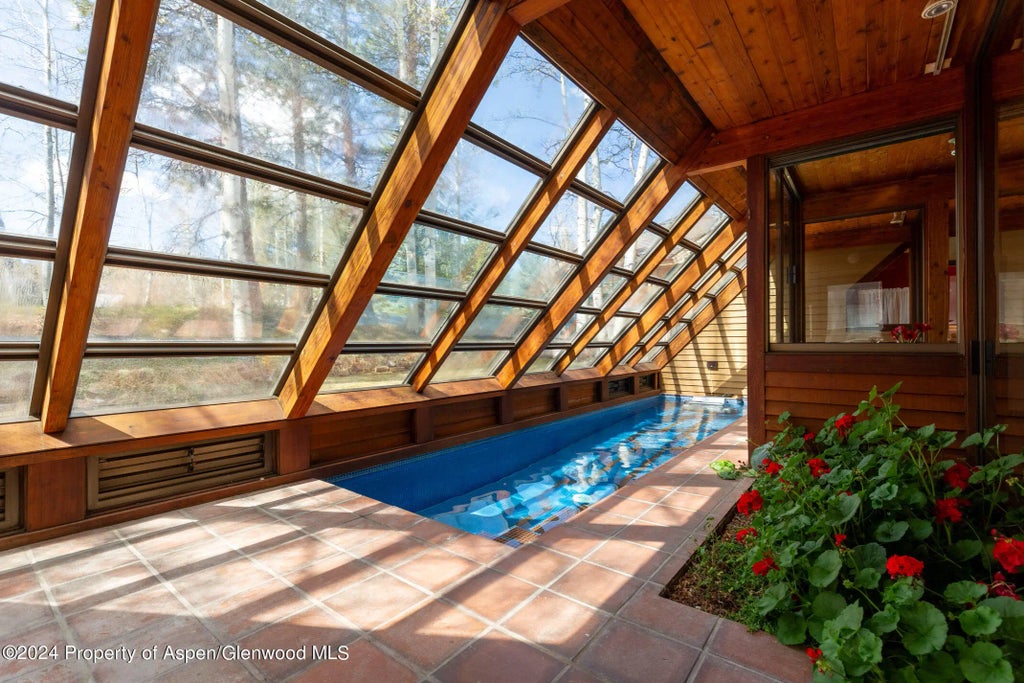 7 of 34 - 925 W North Street, Aspen, CO