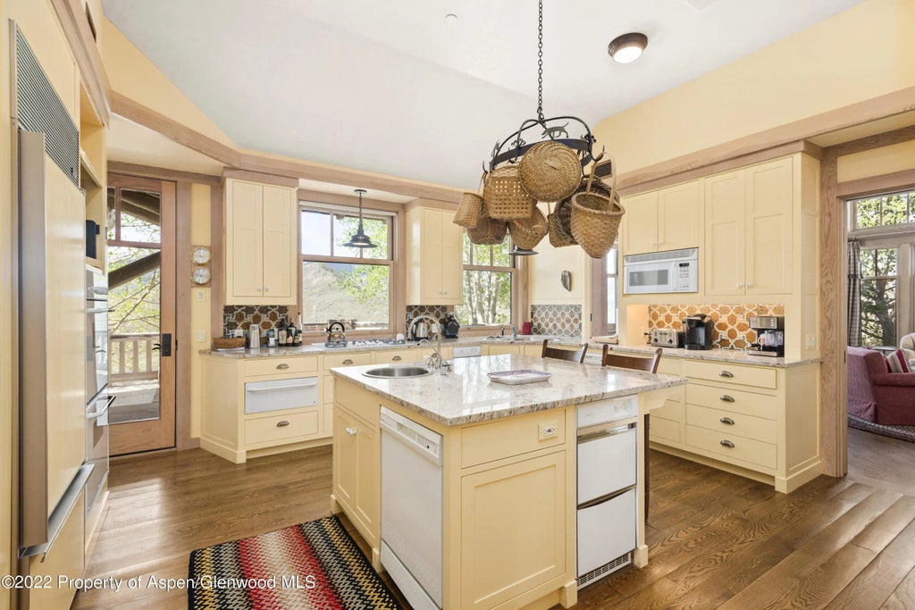 25 of 75 - 800 Chateau Way, Snowmass, CO
