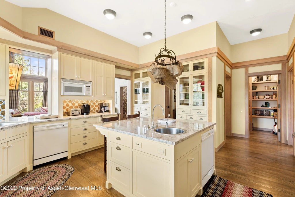 27 of 75 - 800 Chateau Way, Snowmass, CO