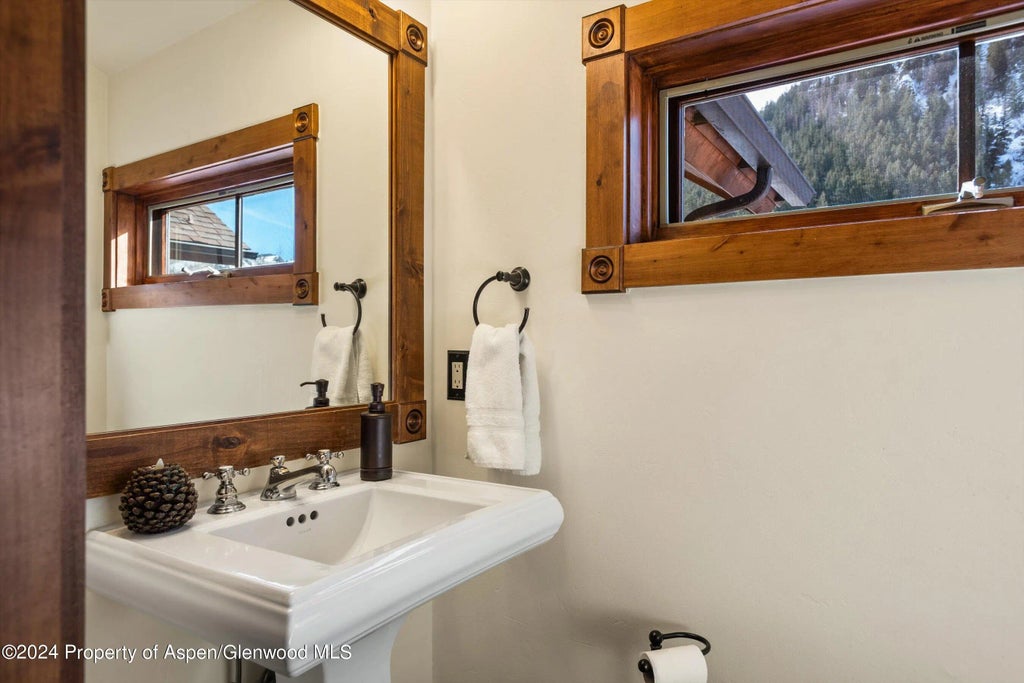 18 of 19 - 503 W Main Street Unit B202, Aspen, CO