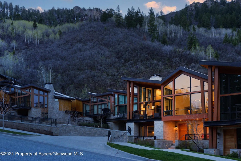 2 of 35 - 717 S Aspen Street Unit B, Aspen, CO