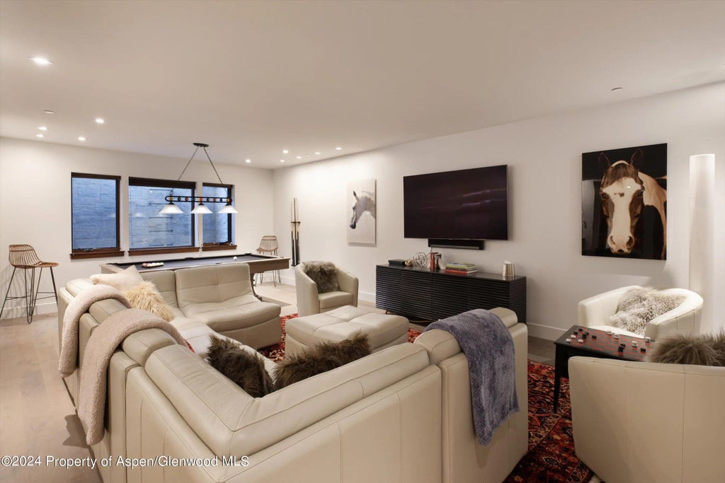 20 of 35 - 717 S Aspen Street Unit B, Aspen, CO