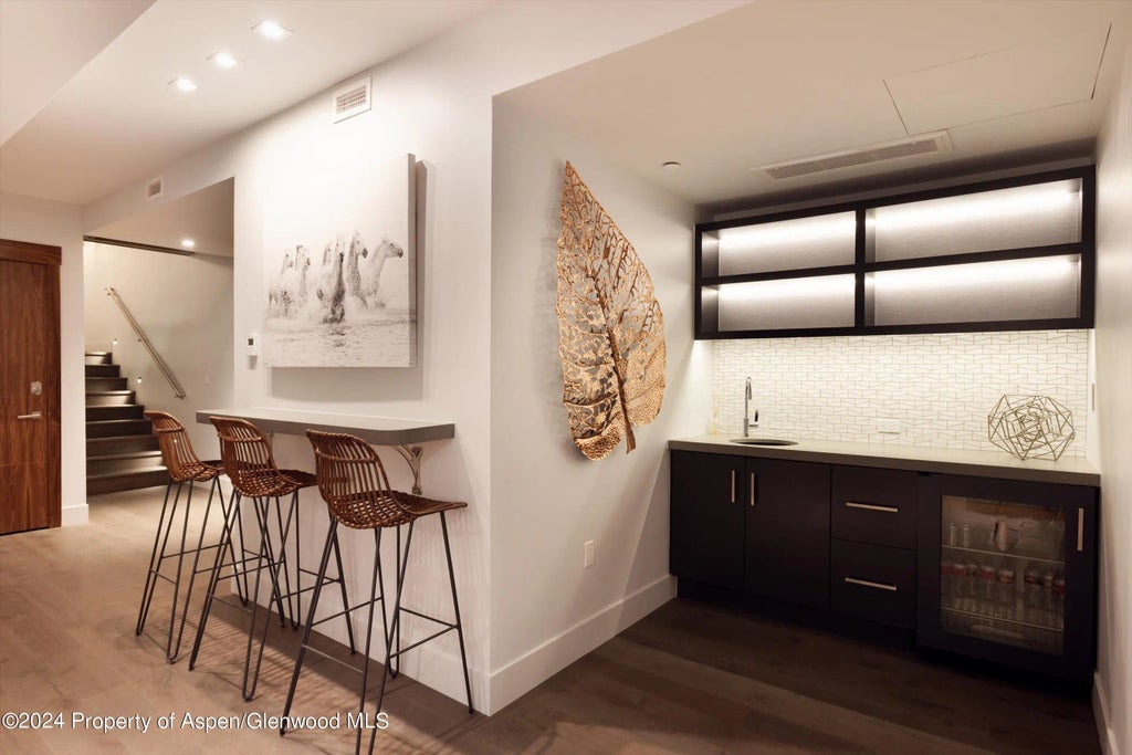 23 of 35 - 717 S Aspen Street Unit B, Aspen, CO