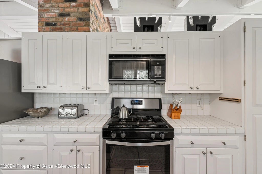 11 of 29 - 154 E Lupine Drive, Aspen, CO