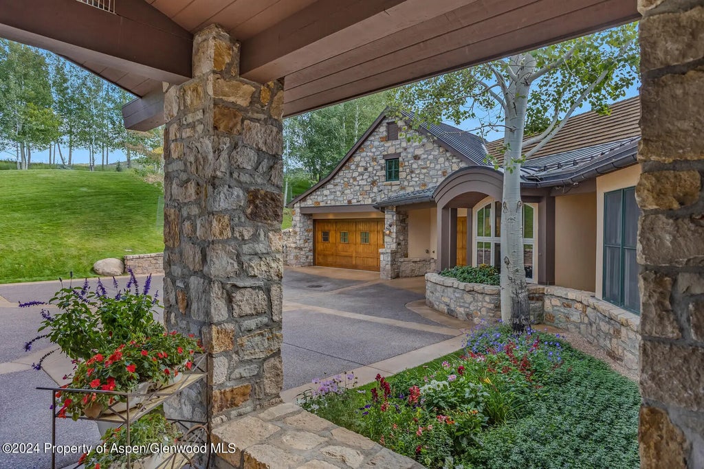3 of 37 - 200 Stewart Drive, Aspen, CO