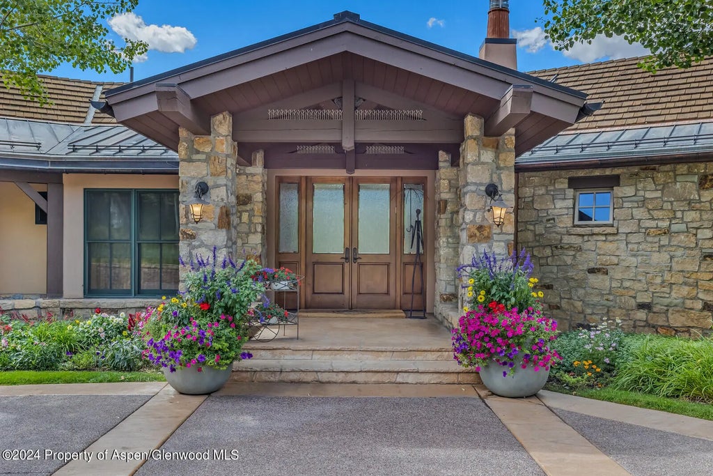 4 of 37 - 200 Stewart Drive, Aspen, CO