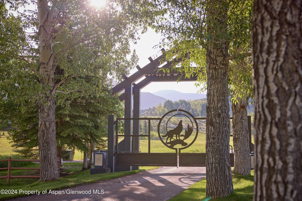 5 of 68 - 910 White Star Drive, Aspen, CO