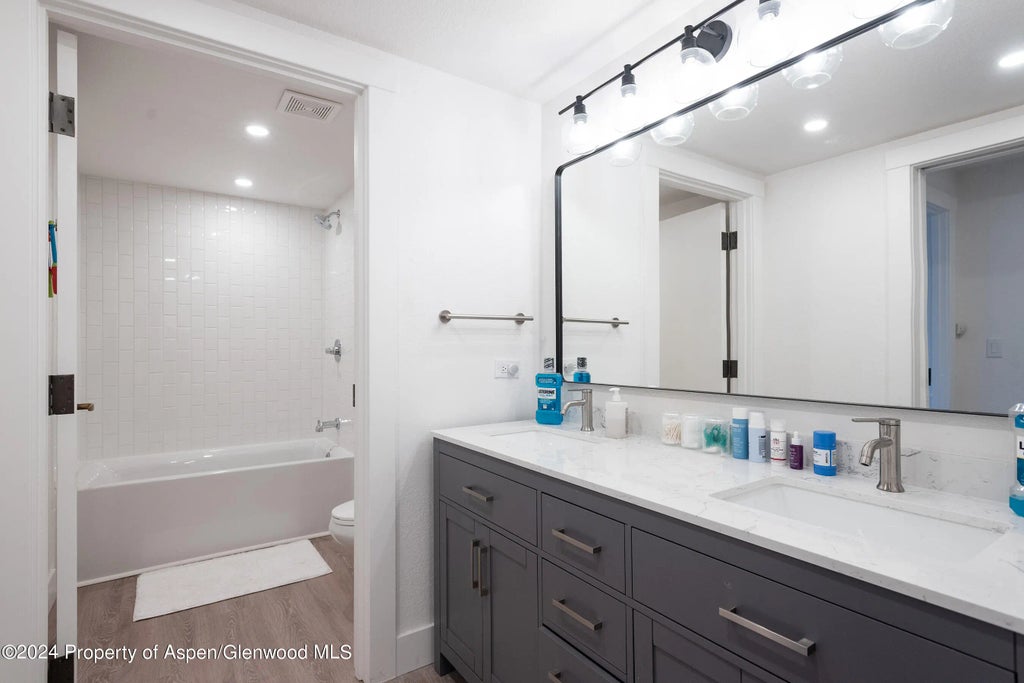 6 of 11 - 115 Boomerang Road 5302, Aspen, CO