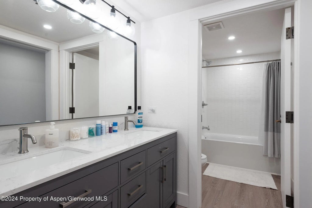 7 of 11 - 115 Boomerang Road 5302, Aspen, CO