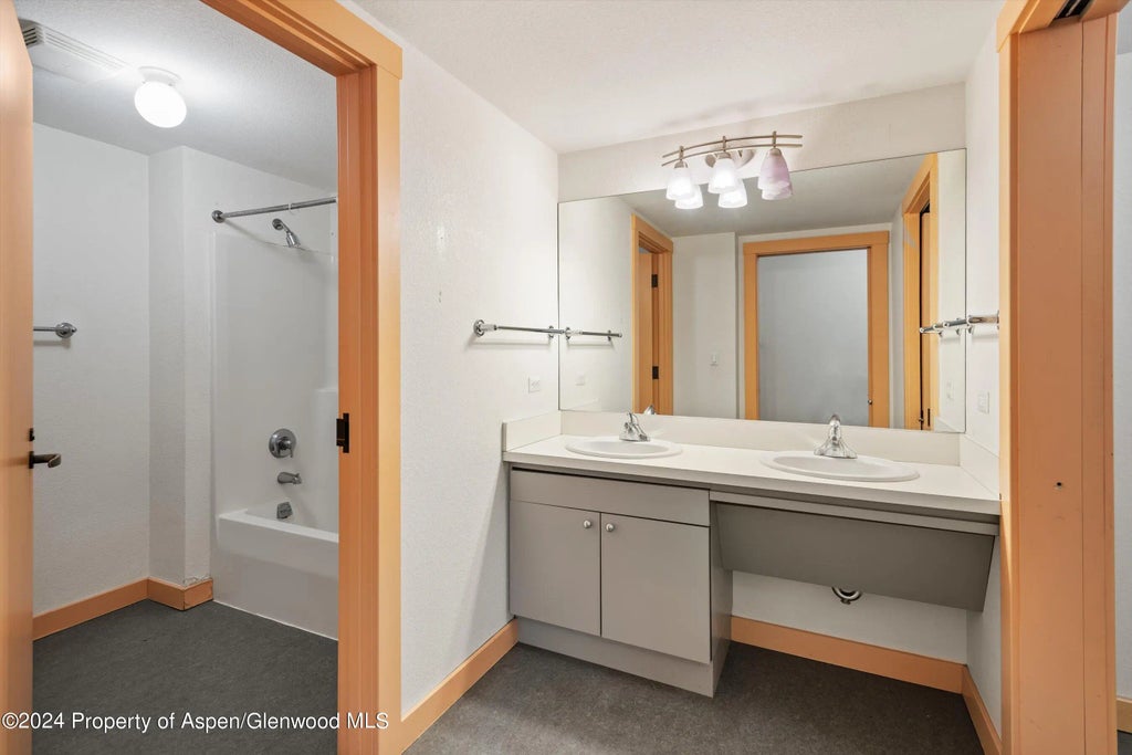 7 of 13 - 115 Boomerang Road 5303, Aspen, CO