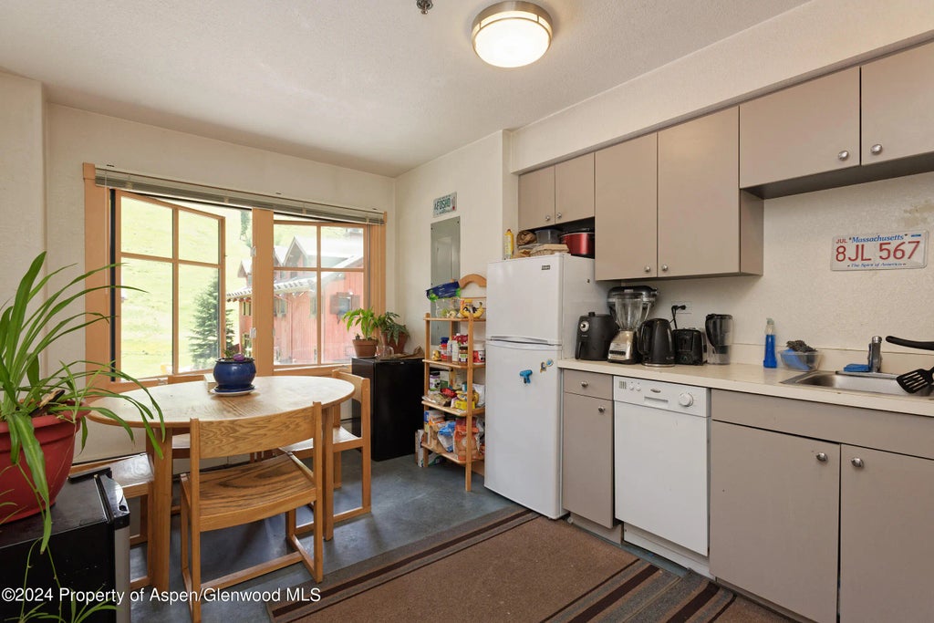 2 of 9 - 115 Boomerang Road 5305, Aspen, CO