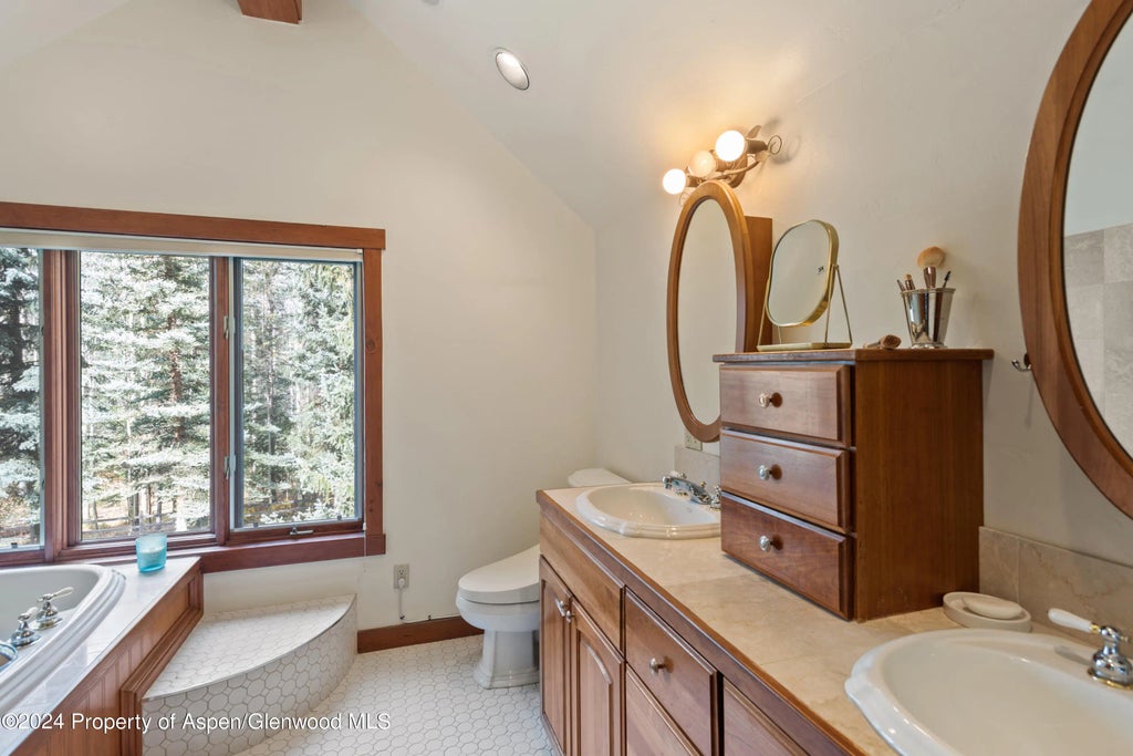 17 of 24 - 9676 Castle Creek Road, Aspen, CO