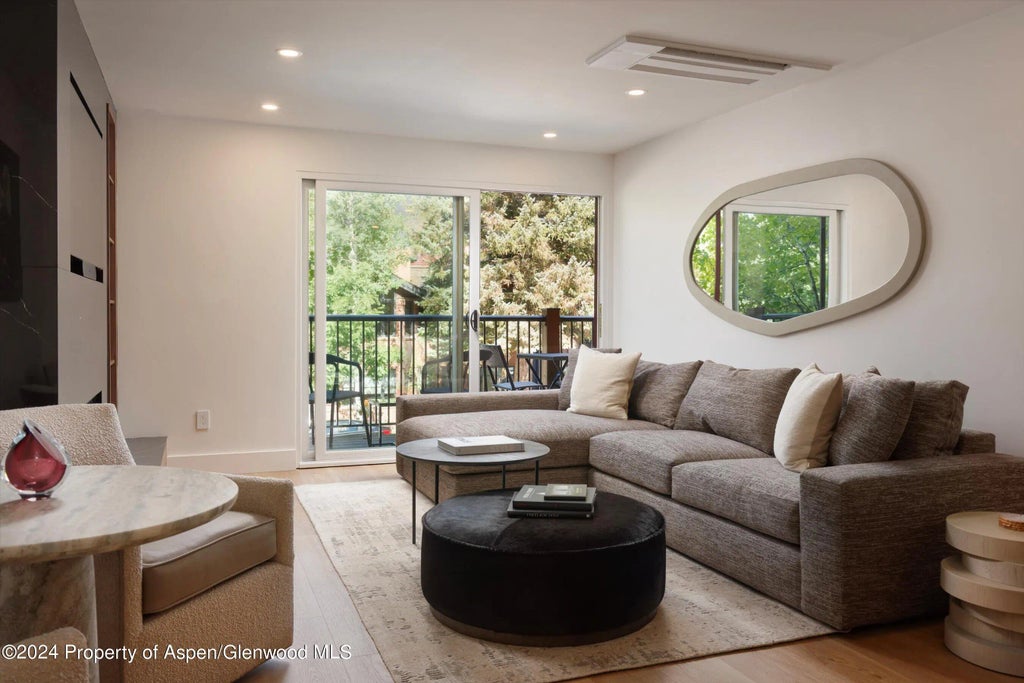 6 of 45 - 205 E Durant Avenue 1-i, Aspen, CO