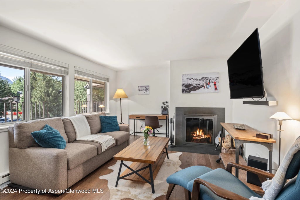 2 of 11 - 940 Waters Avenue 302, Aspen, CO