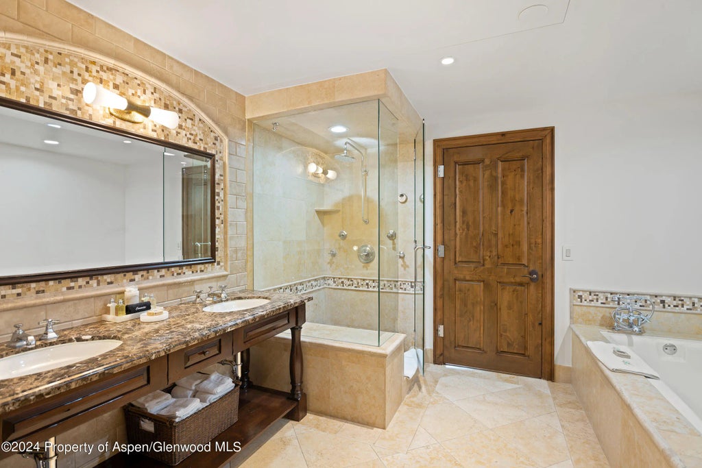8 of 12 - 415 E Dean St, Unit 2, Week 31, Aspen, CO