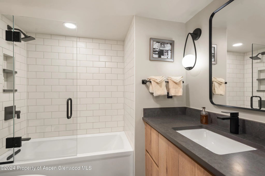 11 of 13 - 131 E Durant Avenue 208, Aspen, CO