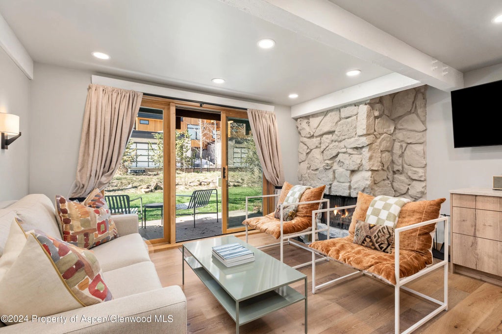 2 of 13 - 131 E Durant Avenue 208, Aspen, CO