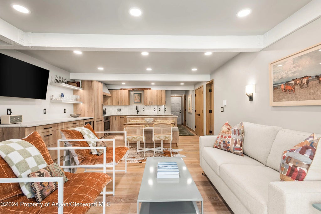 3 of 13 - 131 E Durant Avenue 208, Aspen, CO