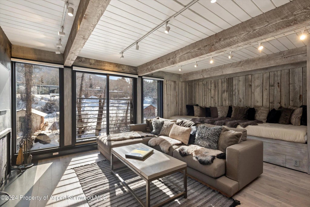 4 of 13 - 1039 E Cooper Avenue 19b, Aspen, CO