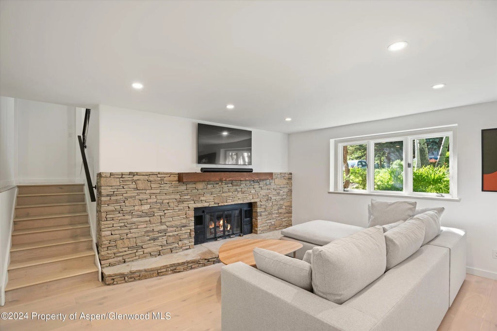 22 of 38 - 1220 Alta Vista Drive, Aspen, CO