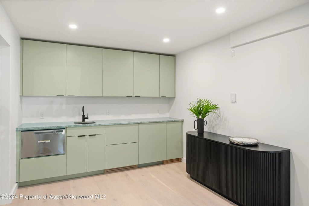 26 of 38 - 1220 Alta Vista Drive, Aspen, CO