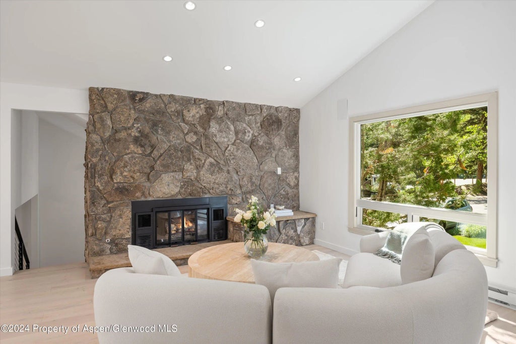 4 of 38 - 1220 Alta Vista Drive, Aspen, CO