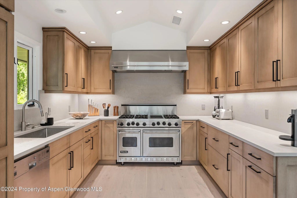 8 of 38 - 1220 Alta Vista Drive, Aspen, CO