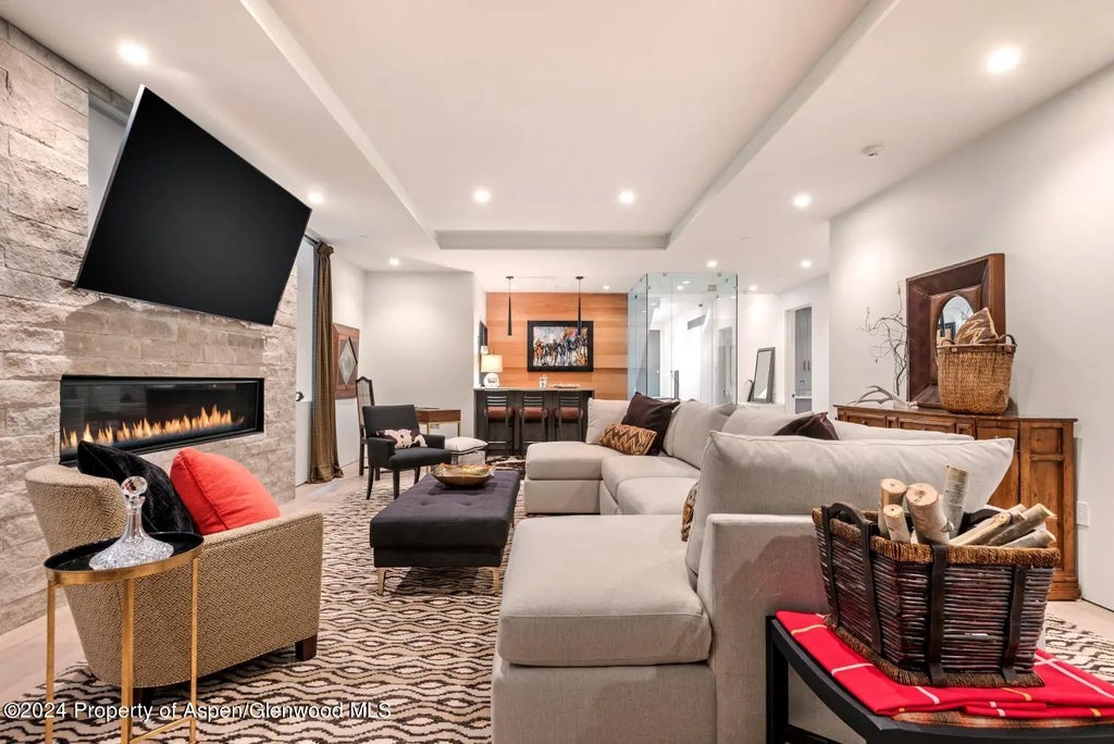 13 of 86 - 813 W Smuggler Street, Aspen, CO