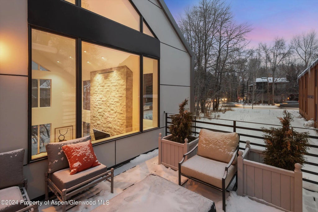 19 of 86 - 813 W Smuggler Street, Aspen, CO