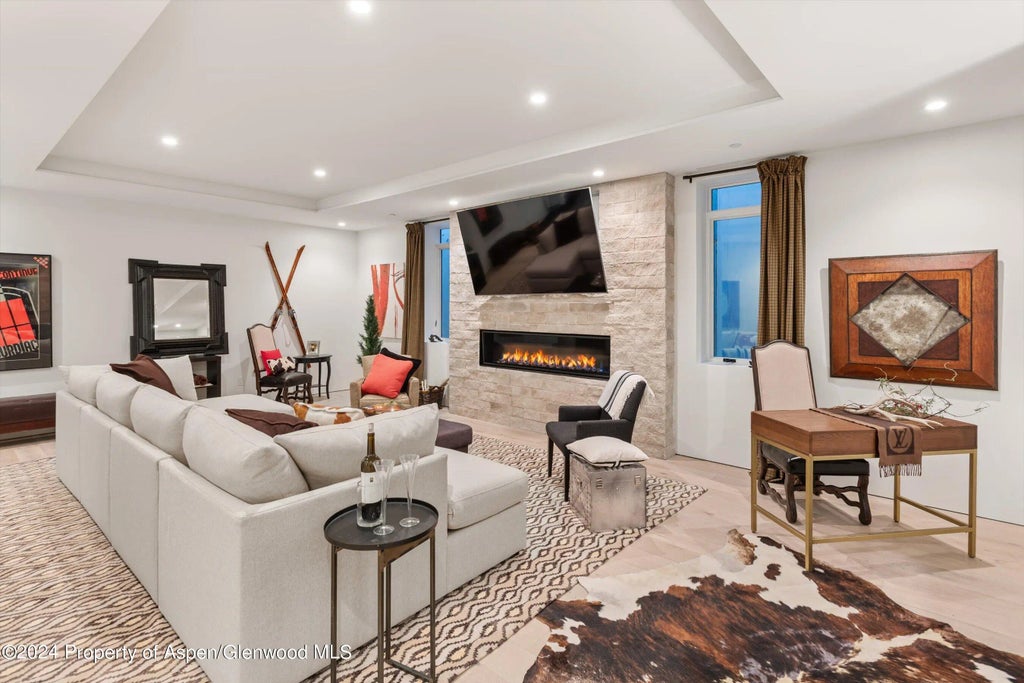 33 of 86 - 813 W Smuggler Street, Aspen, CO
