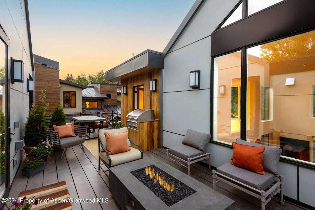 41 of 86 - 813 W Smuggler Street, Aspen, CO