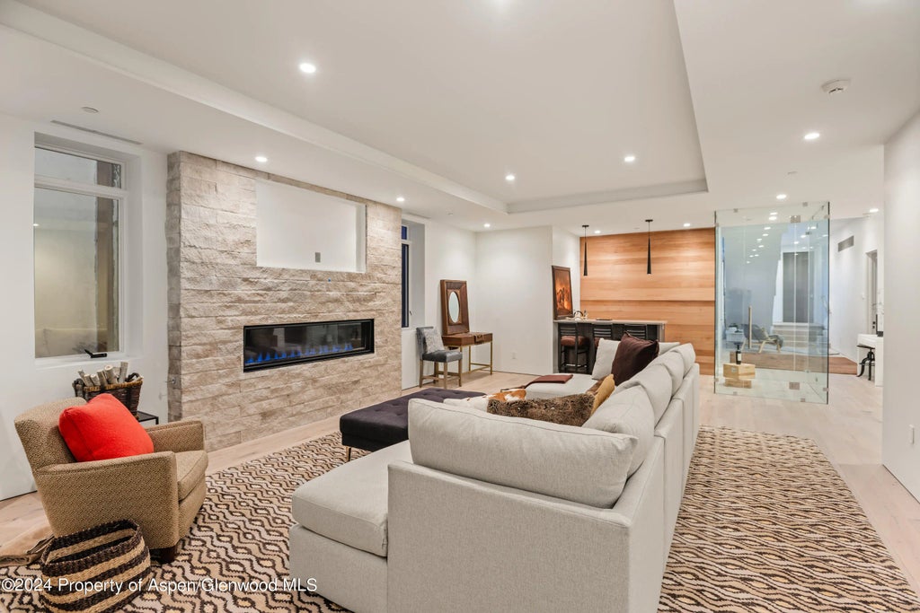 59 of 86 - 813 W Smuggler Street, Aspen, CO