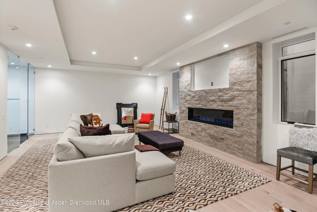 60 of 86 - 813 W Smuggler Street, Aspen, CO