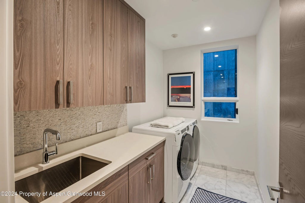 63 of 86 - 813 W Smuggler Street, Aspen, CO