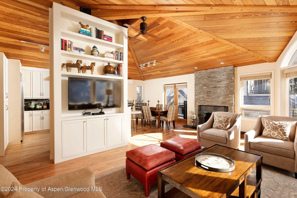4 of 17 - 1006 E Hyman Avenue B, Aspen, CO
