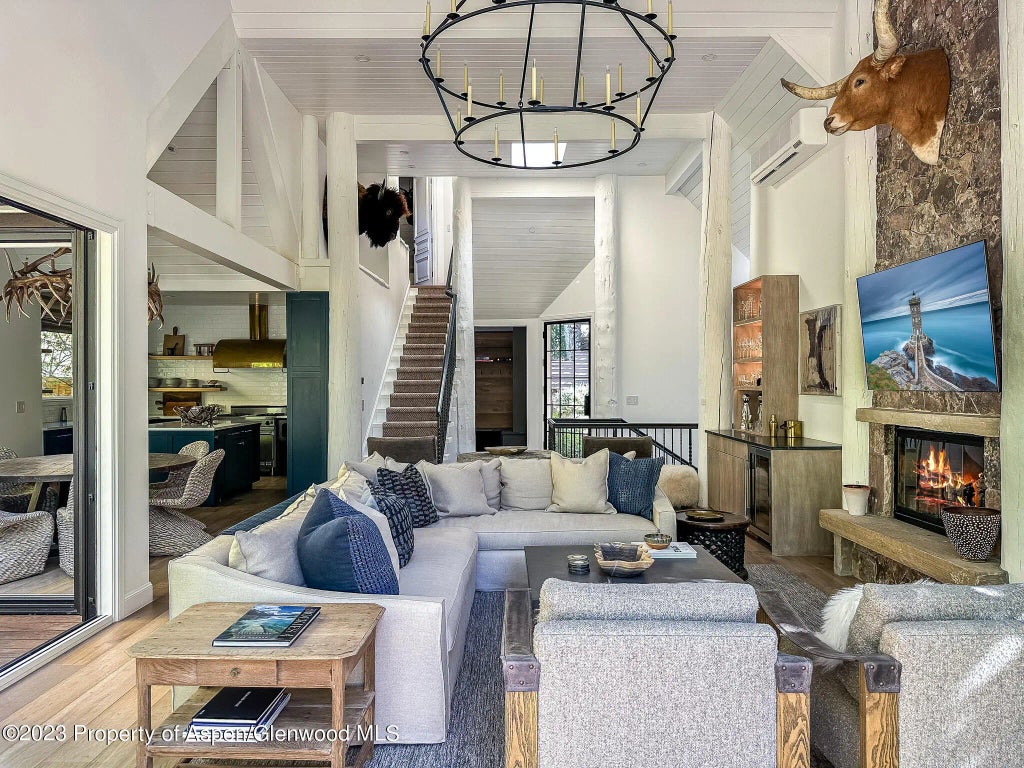 8 of 28 - 345 Park Avenue, Aspen, CO