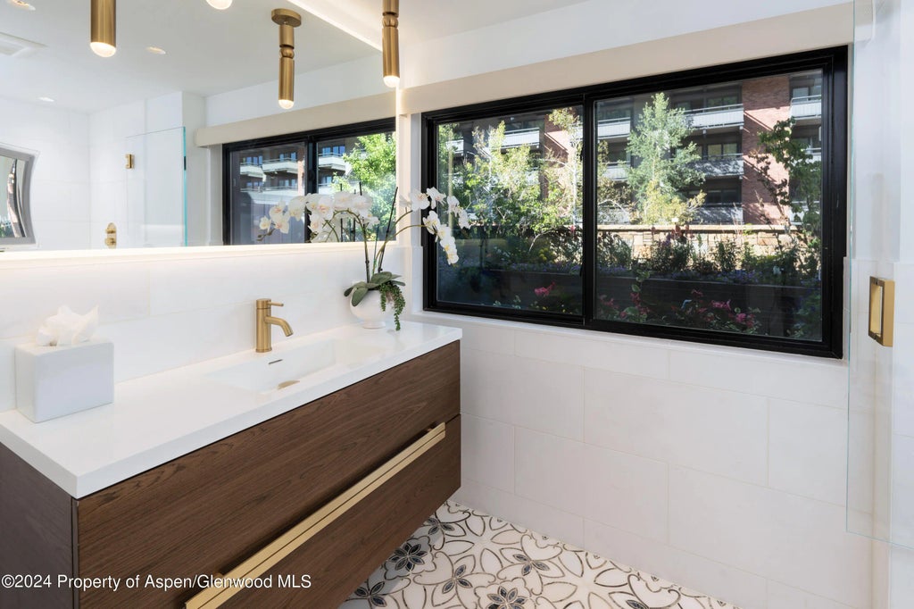 19 of 29 - 617 E Cooper Avenue 110, Aspen, CO