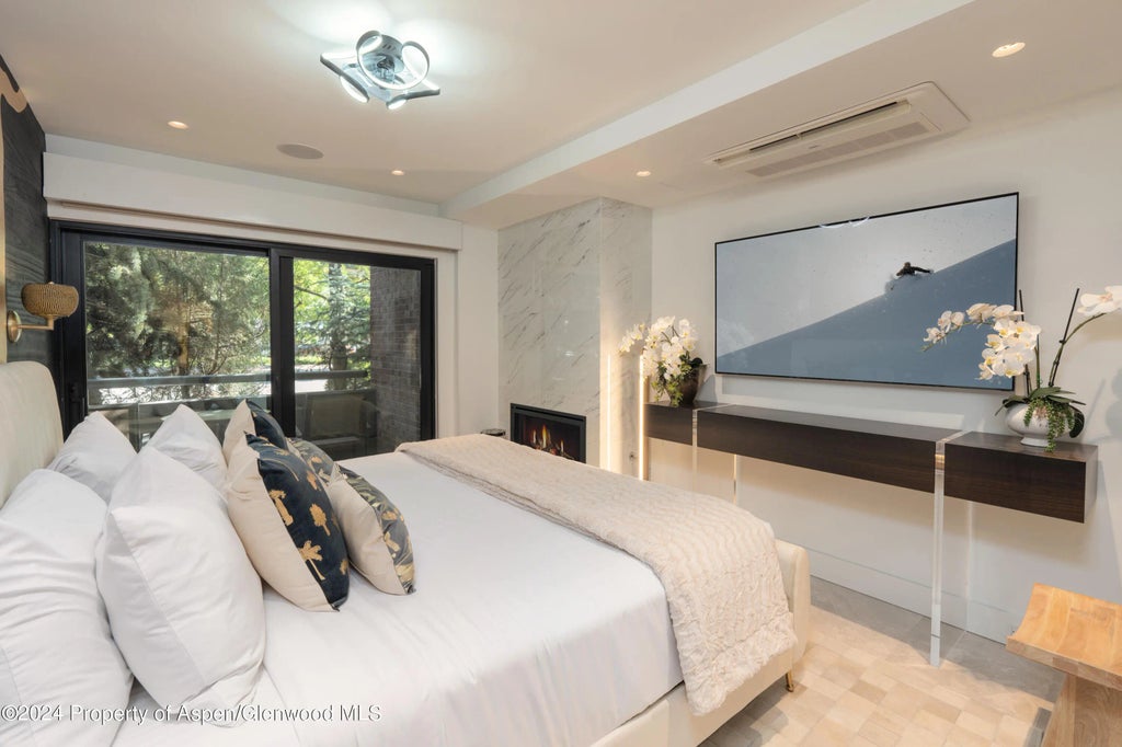 21 of 29 - 617 E Cooper Avenue 110, Aspen, CO