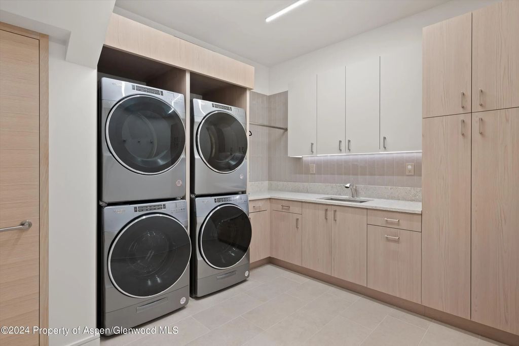 40 of 49 - 105 E Hallam Street, Aspen, CO