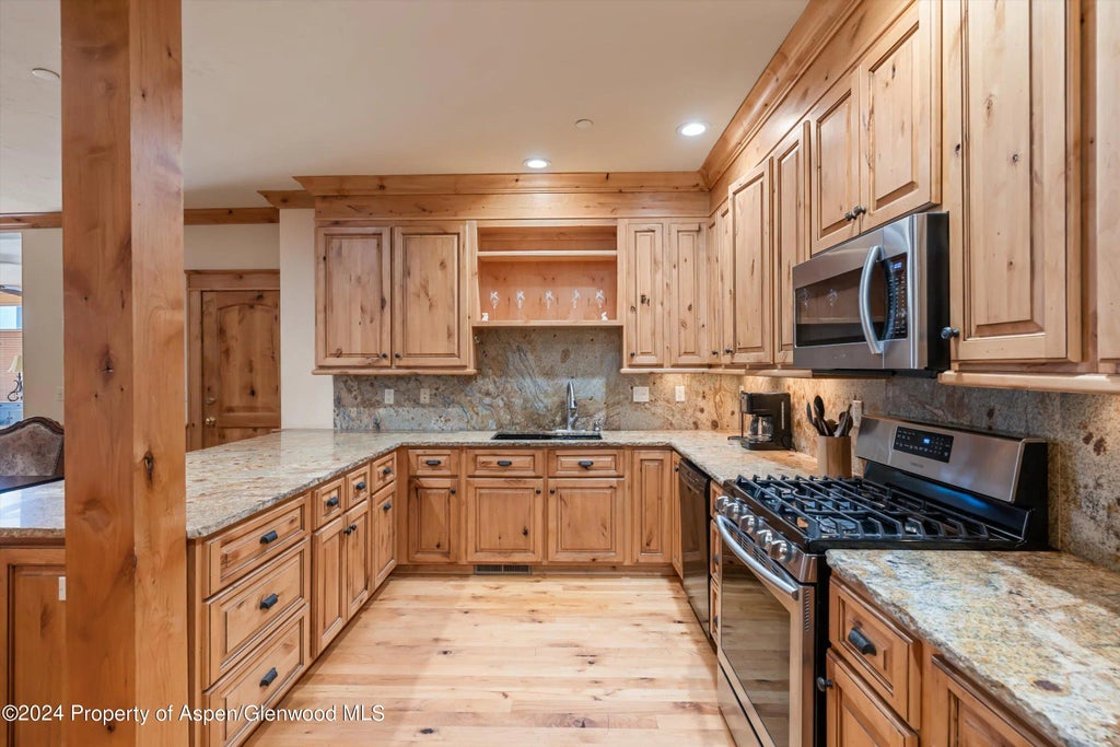 9 of 26 - 35 Pitkin Mesa Drive, Aspen, CO