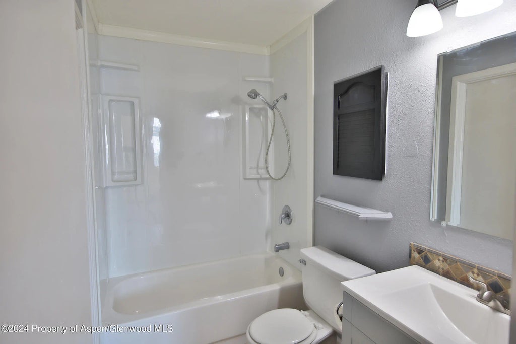 11 of 14 - 528 Oakbrush Circle 4, Collbran, CO