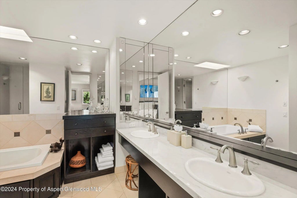 16 of 40 - 123 W Hyman Avenue Unit A, Aspen, CO