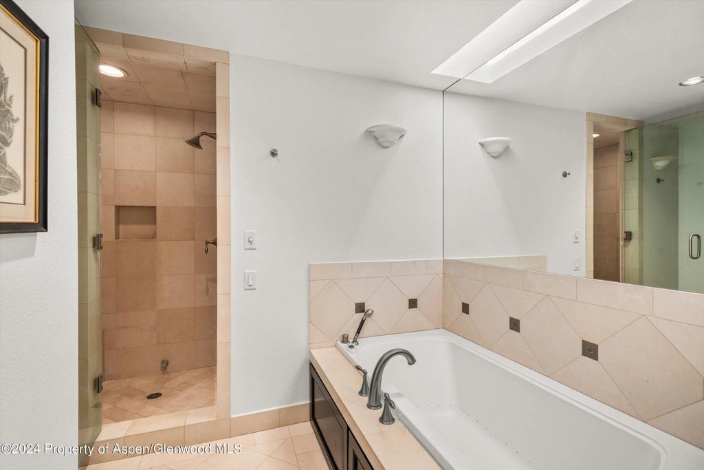 17 of 40 - 123 W Hyman Avenue Unit A, Aspen, CO