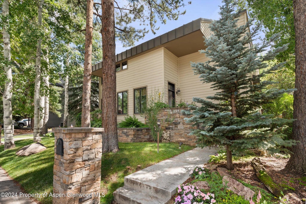 32 of 40 - 123 W Hyman Avenue Unit A, Aspen, CO