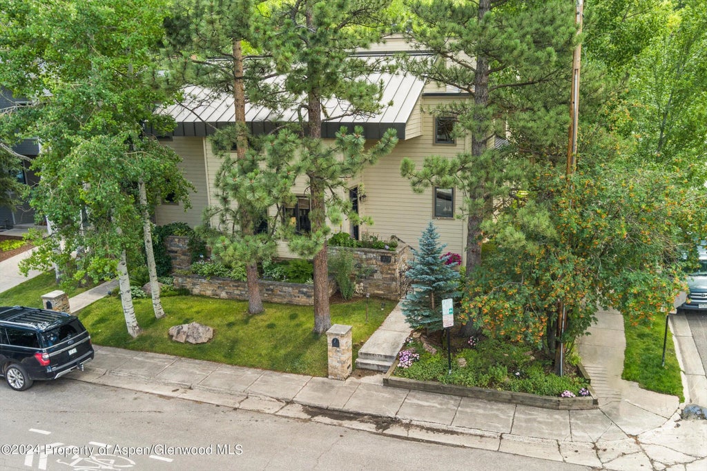 33 of 40 - 123 W Hyman Avenue Unit A, Aspen, CO